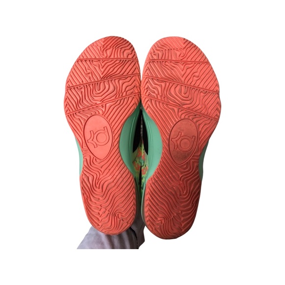 Nike KD’s sneakers. Youth 7 Kevin Durant Easter liquid - Picture 5 of 8